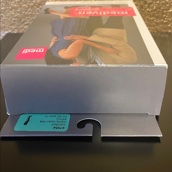 Medi Mediven Comfort Compression Stockings - Picture 10 of 13